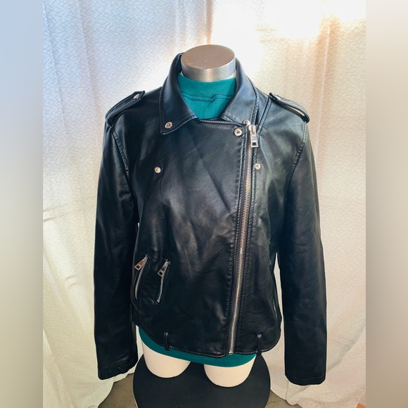 Vintage Levi Faux Leather Jacket (Black) - Picture 4 of 11